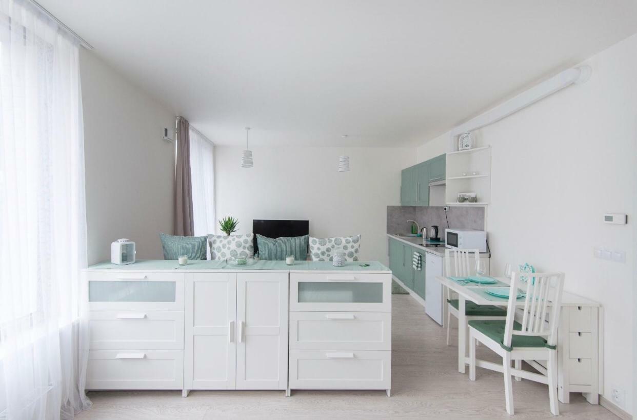 Free Parking In Garage Karolina Plazza, New Cosy Studio With All You Need Prague Luaran gambar